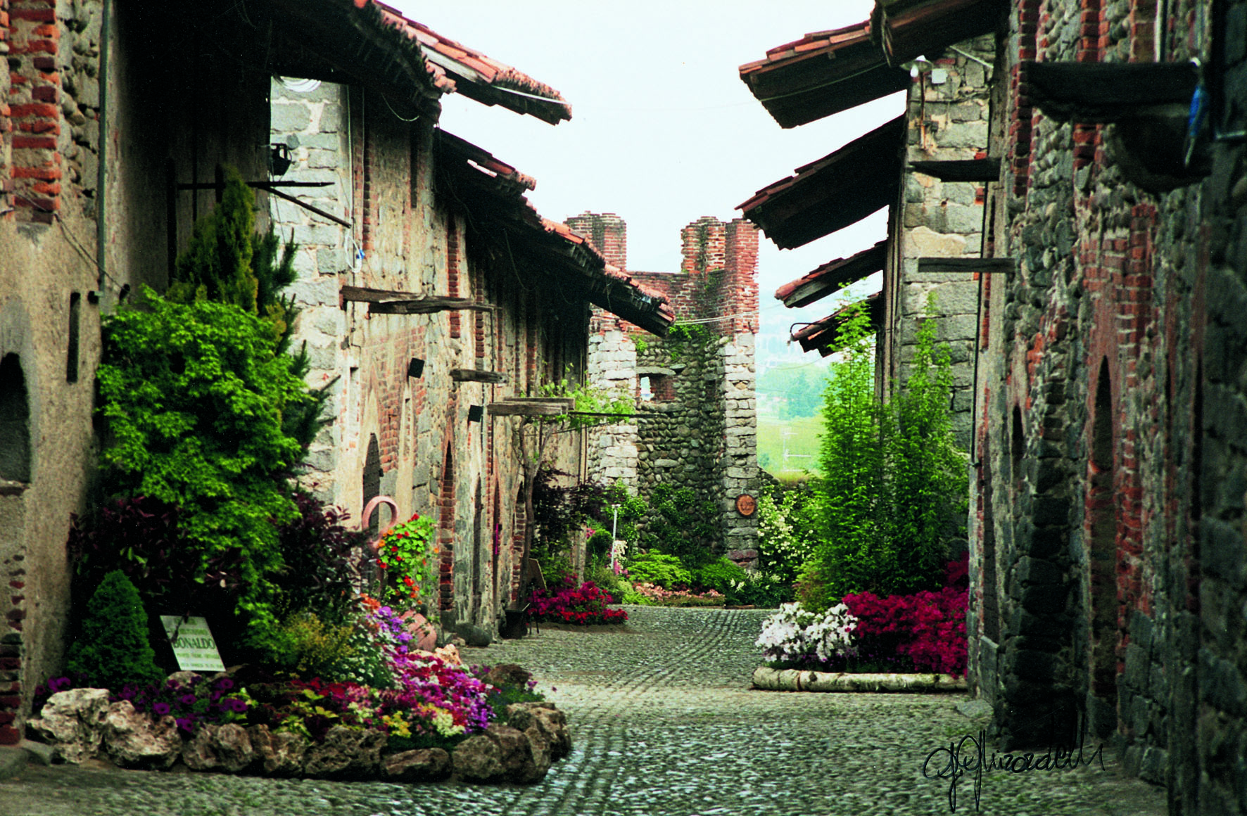 Torre quadra Ricetto di Candelo