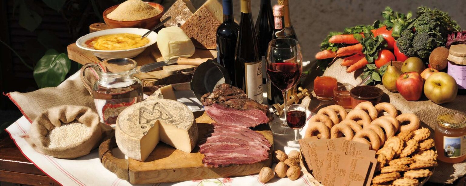 Formaggi, salumi, pane e vino del Biellese